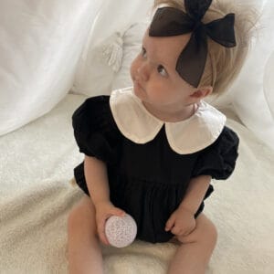 Black collar romper